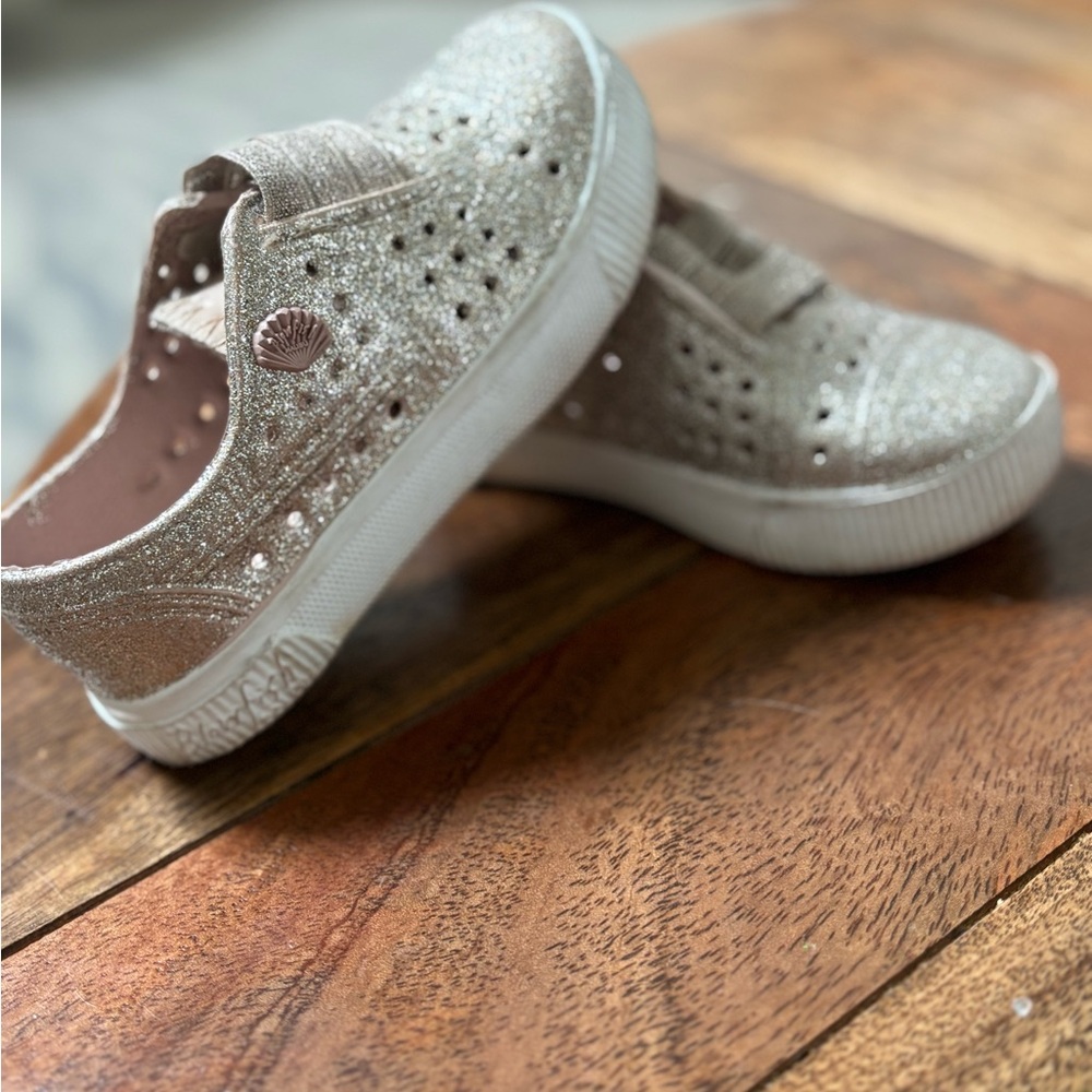 Glittery sparkly blowfish slipons size 7